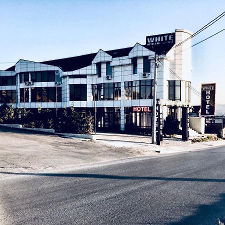 Family White Hotel Gjilan Экстерьер фото