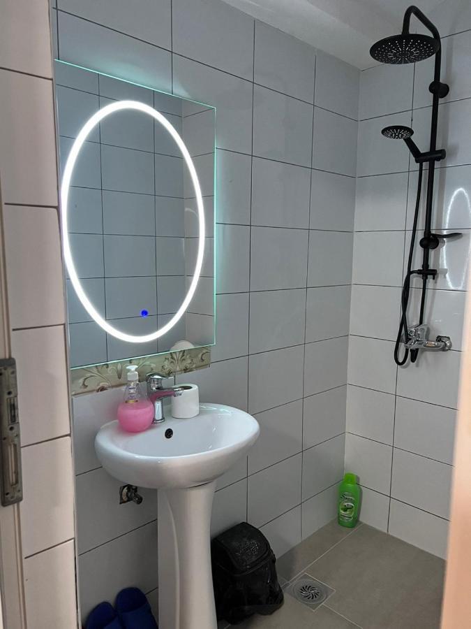 Family White Hotel Gjilan Экстерьер фото