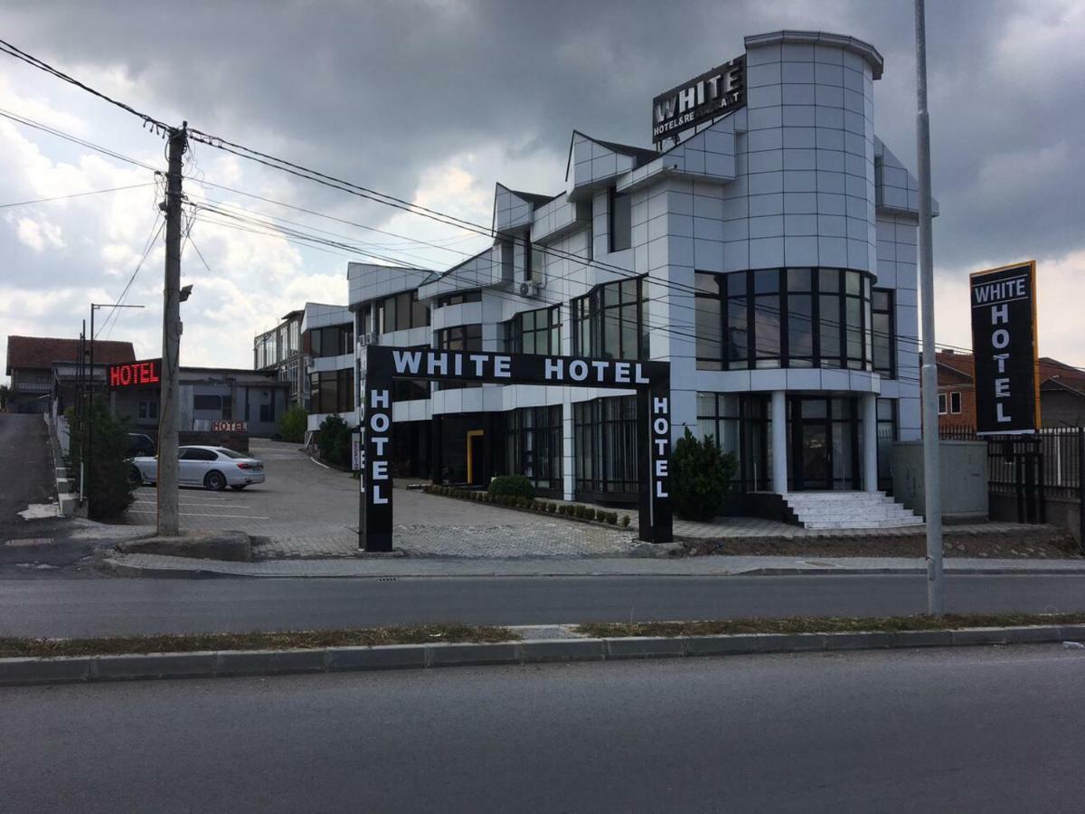 Family White Hotel Gjilan Экстерьер фото